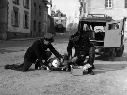Premiers soins à un blessé