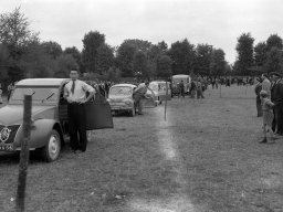 Défilé de voitures