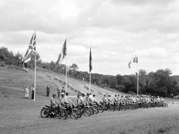 Présentation des motos au public