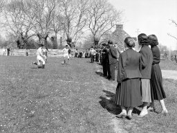 Trois belles spectatrices